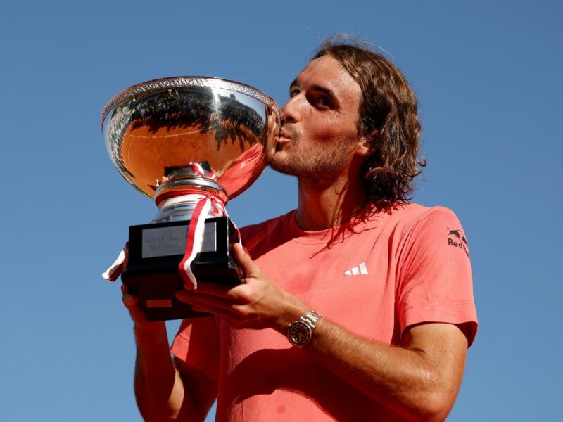 Tsitsipas conquista su triplete en Montecarlo