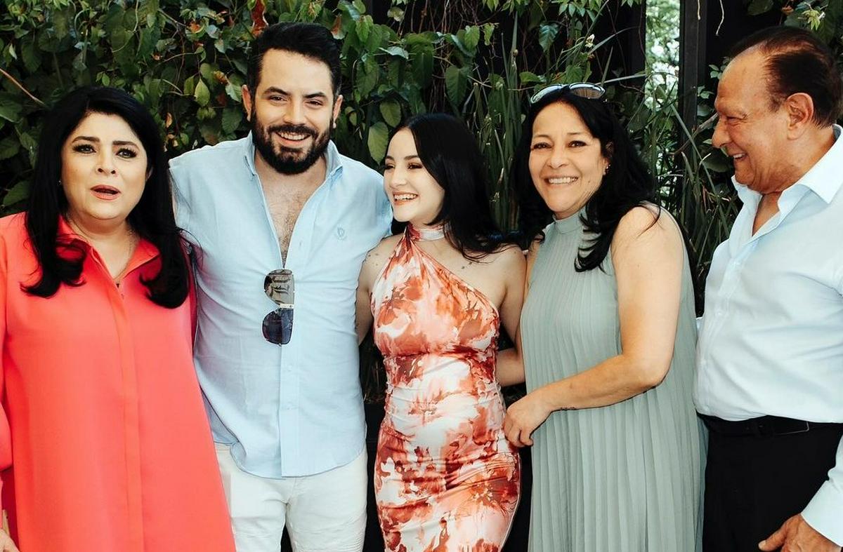 Victoria Ruffo explica ausencia de Derbez en baby shower