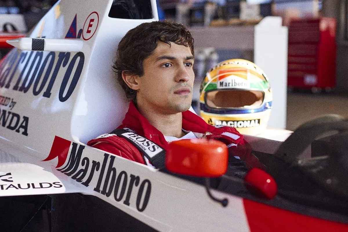 La miniserie “Senna” llega a Netflix y narra la carrera y la victoria de Ayrton Senna en Brasil, mostrando el lado humano, los retos y el legado del campeón de Fórmula 1. 2