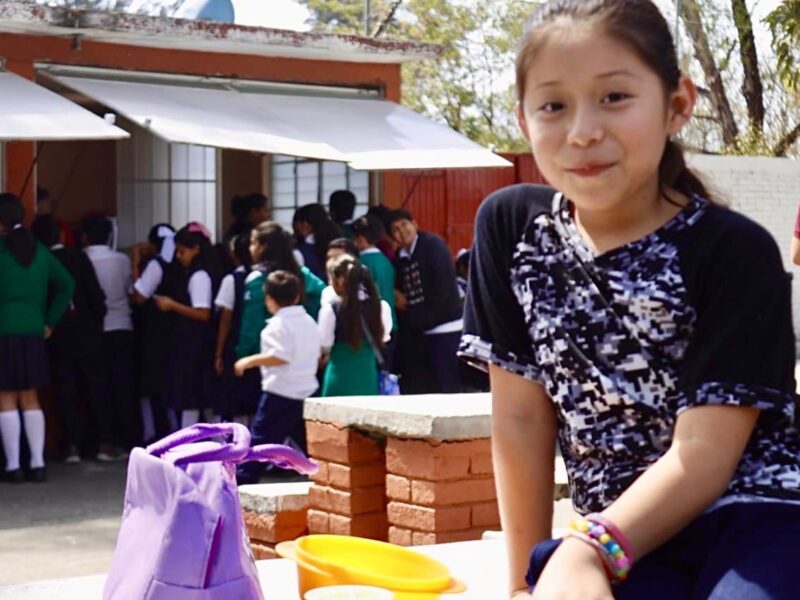 Pide SEE a escuelas ser flexibles con uso de uniforme por onda de calor