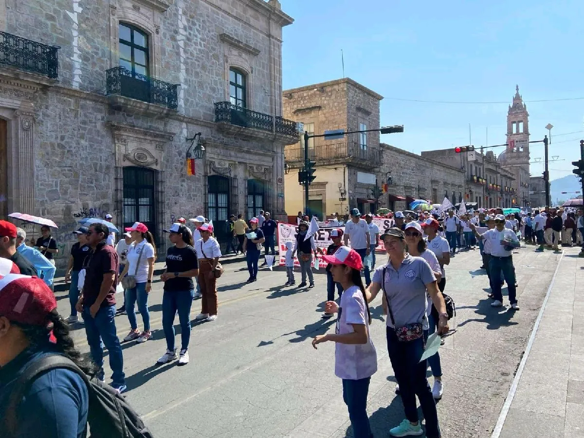 Advierten bloqueos viales en Morelia para este lunes; marcharán sindicatos de salud