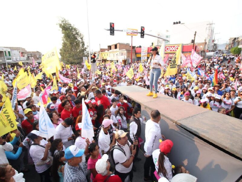 Araceli Saucedo cierre de campaña en Zitácuaro