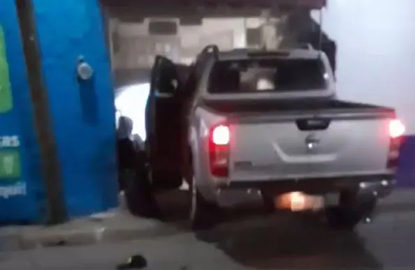 ataque en Uruapan choque camioneta
