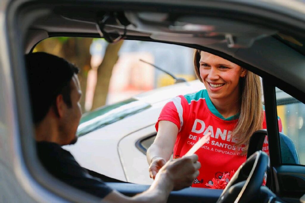 candidata a diputada local realiza campaña de cara a los morelianos