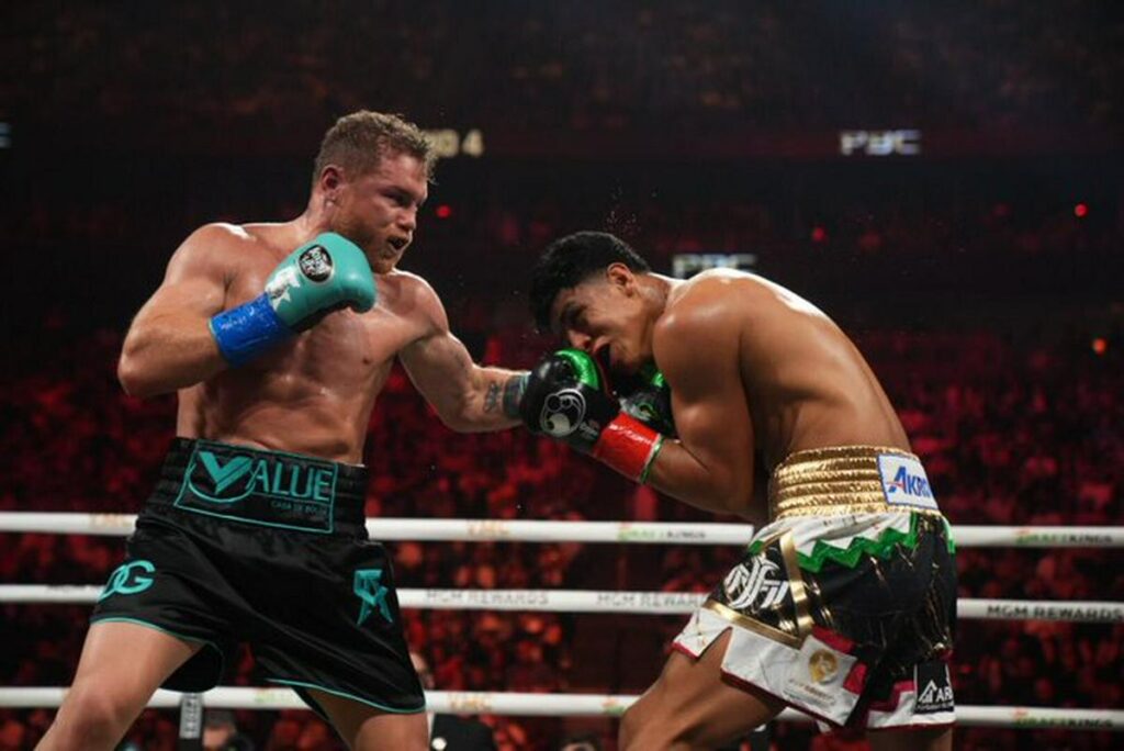 Canelo se lleva la pelea en Las Vegas