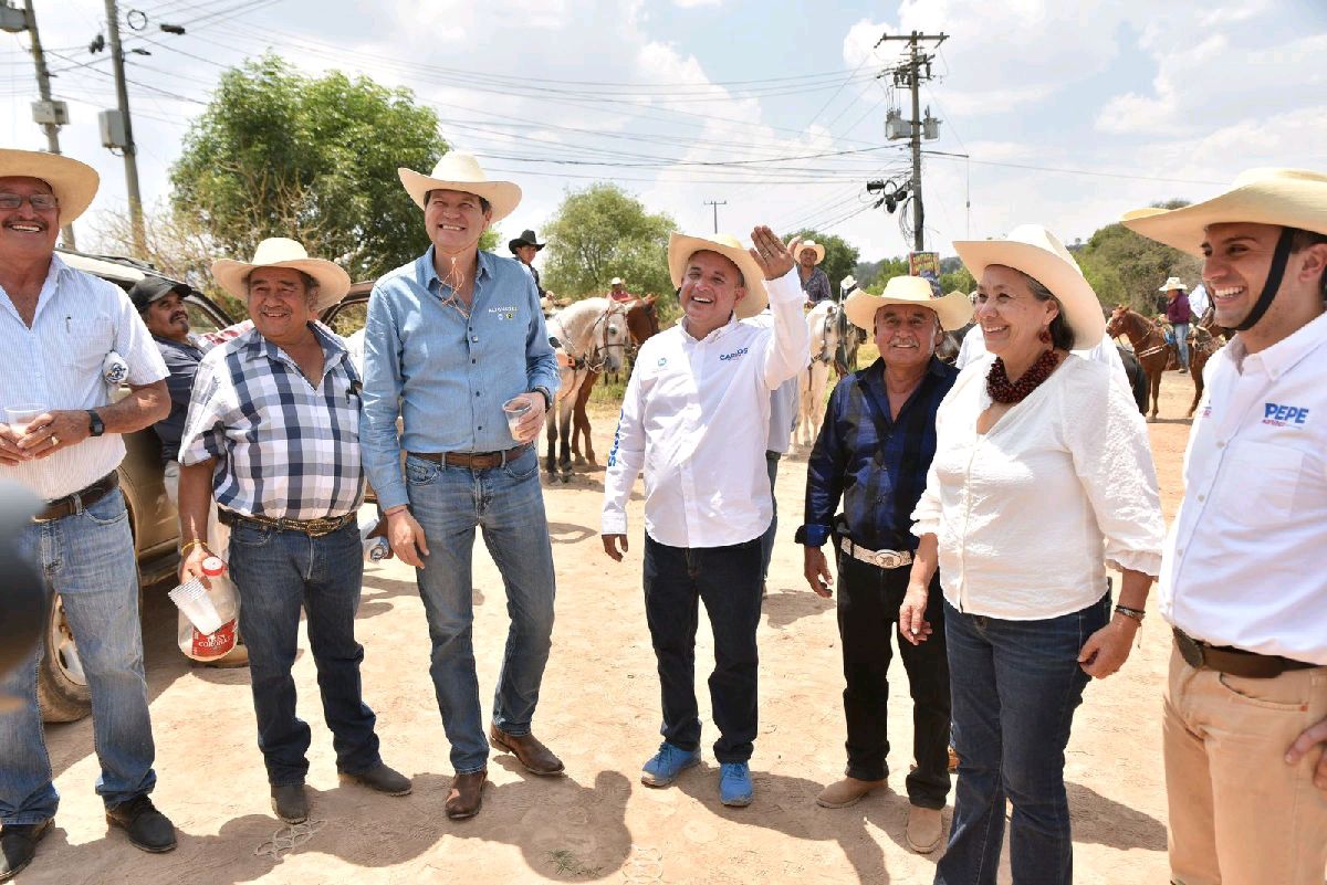 Carlos Quintana promete apoyo al campo michoacano