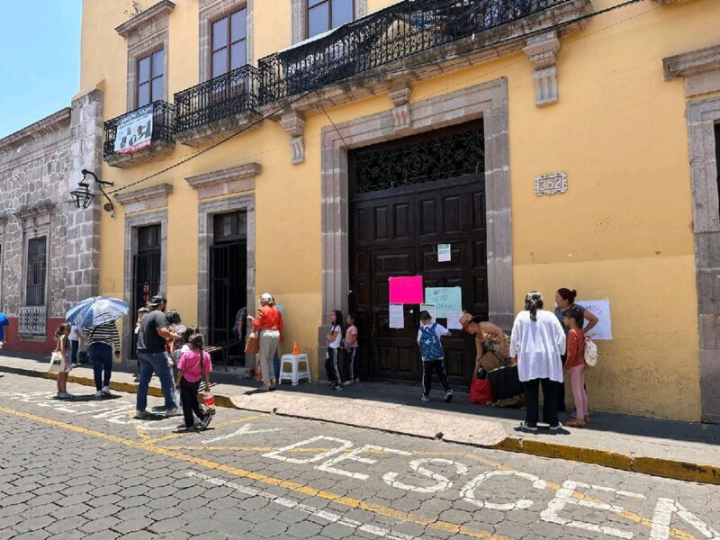 Conflicto en la escuela Belisario Dominguez continúa piden reintegro de clases