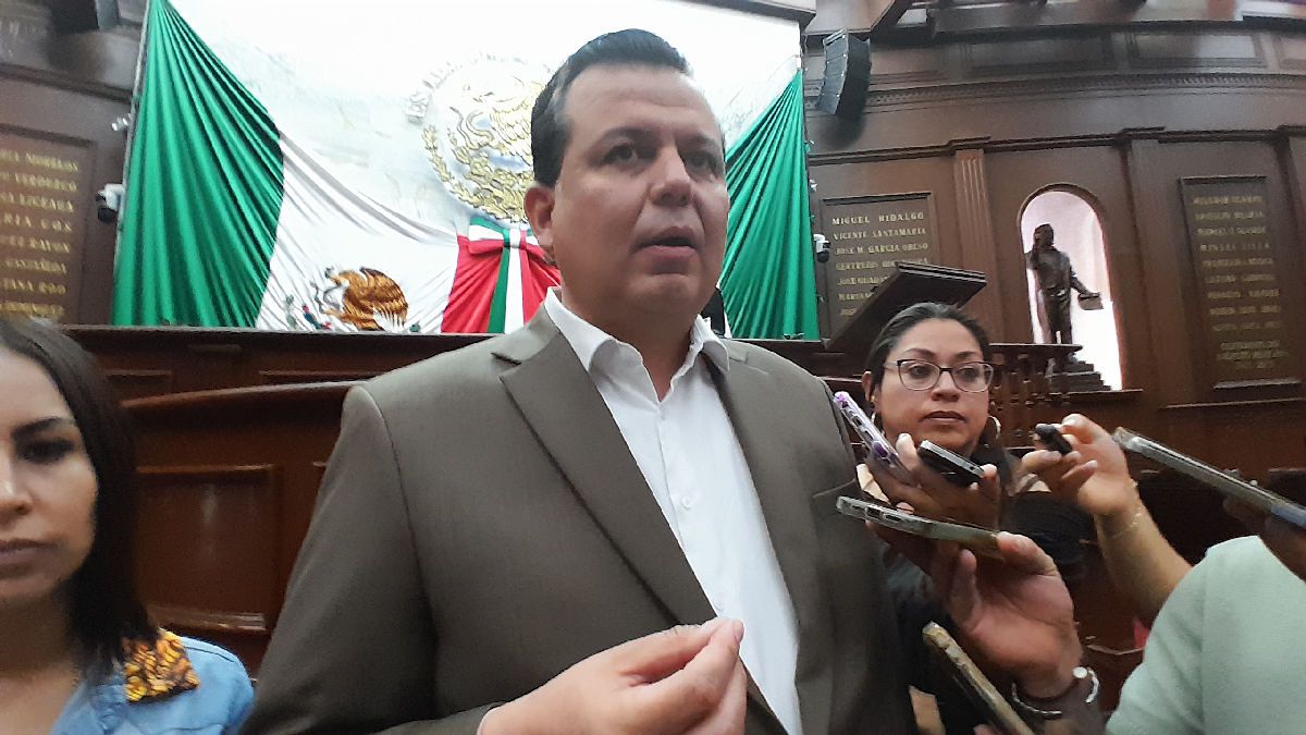 Para Guillermo Valencia lo que pasa en el Congreso “huele muy mal”