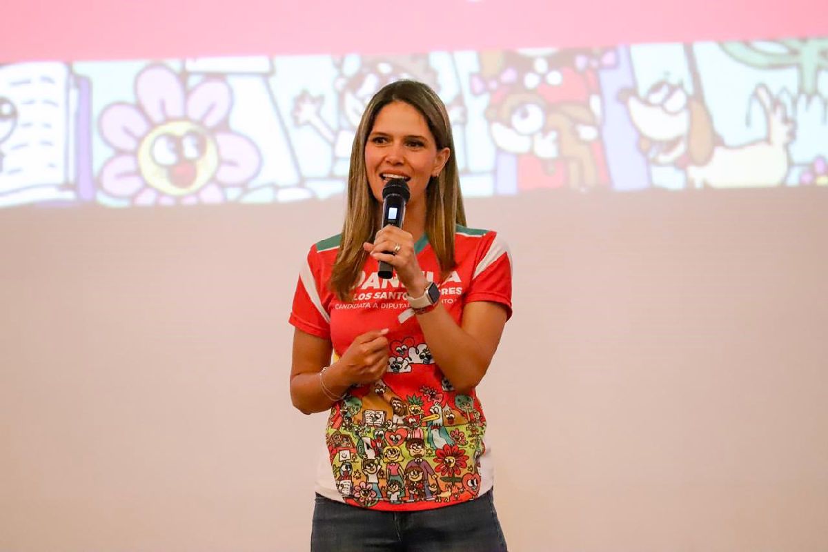 Daniela de los Santos comprometida con la protección infantil de Michoacán
