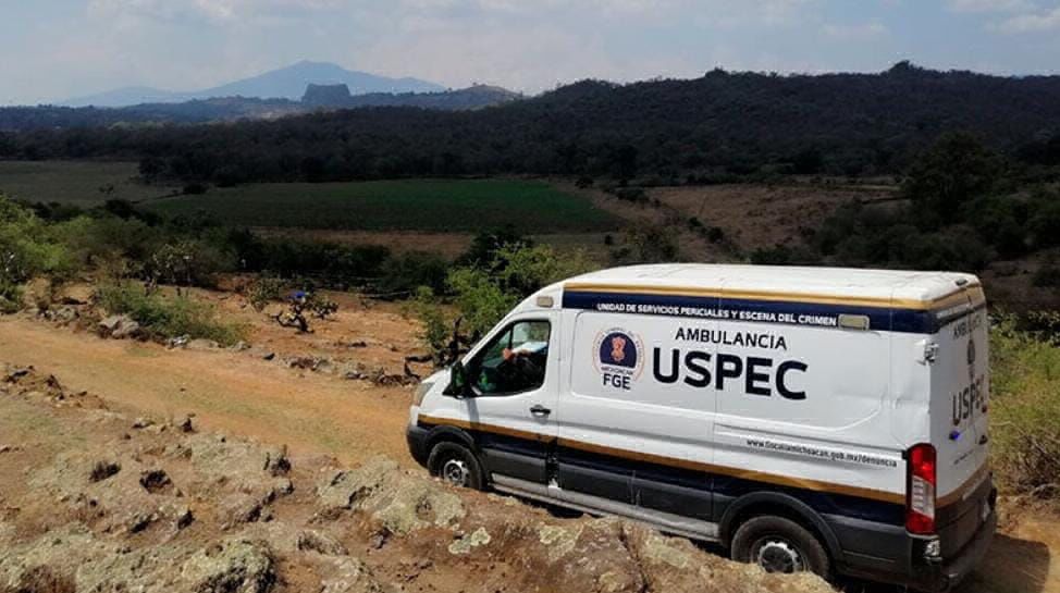 descubren fosas clandestinas en Michoacán