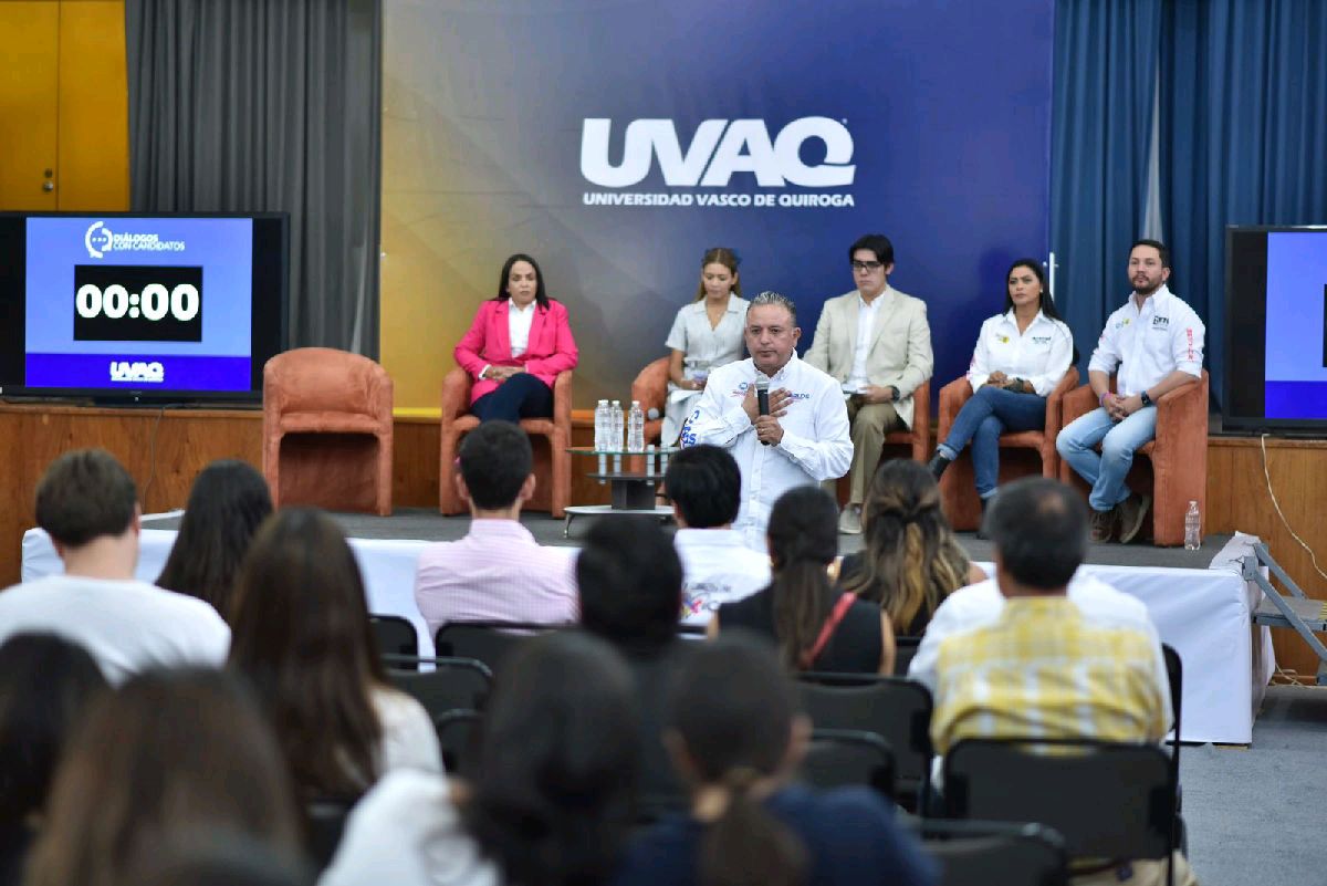 Diputado Carlos Quintana escuchar a juventudes