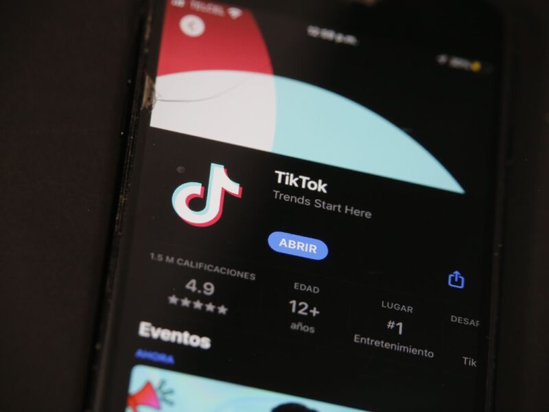 TikTok establece nuevas normativas para la verificación de contenido IA