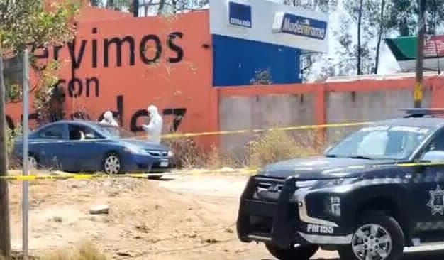 cadáver es hallado en auto en Jesús del Monte en Morelia