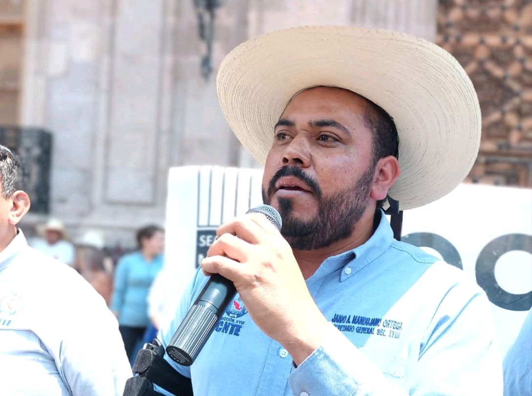 Maestros eventuales abandonan trabajos en Michoacán