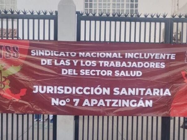 Manifestación sindical de la SSM afecta hospitales de Michoacán