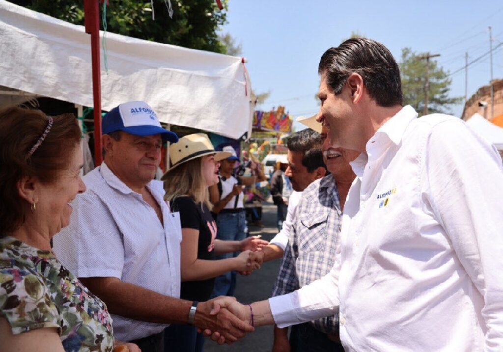 Maquinaria para caminos rurales en Morelia - saludo