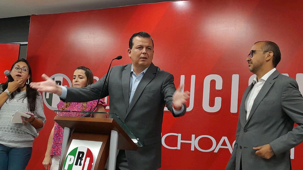Memo Valencia renuncia al PRI si Máynez declina