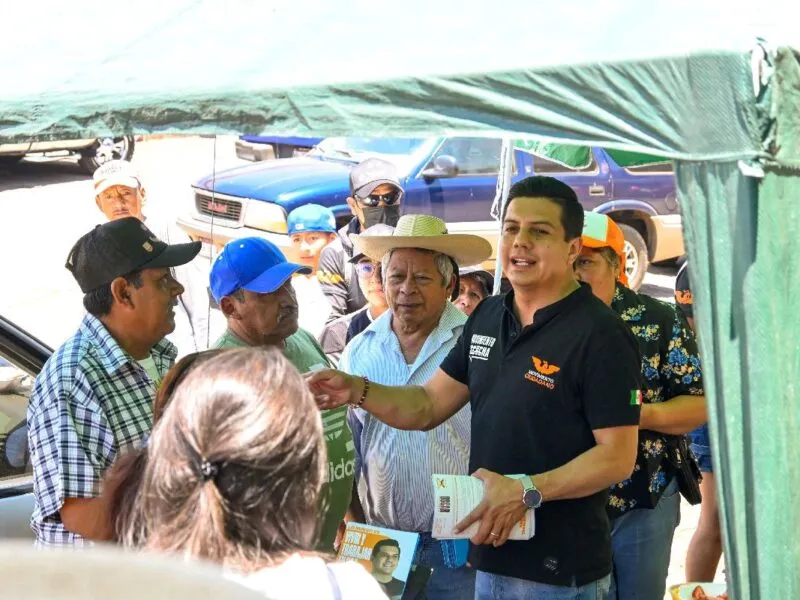 Oscar Escobar propone atención médica gratuita en Michoacán