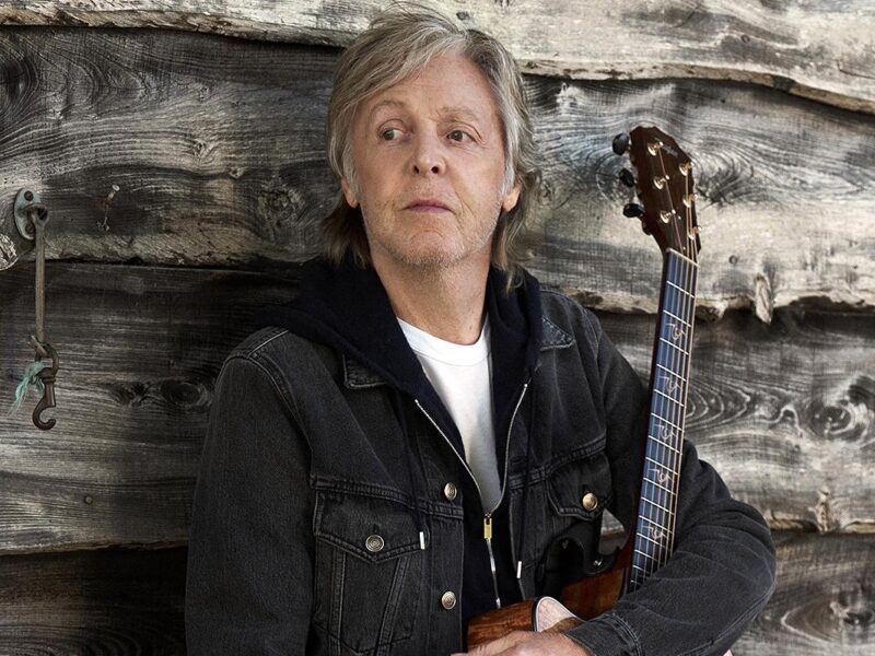 Paul McCartney músico multimillonario en Reino Unido