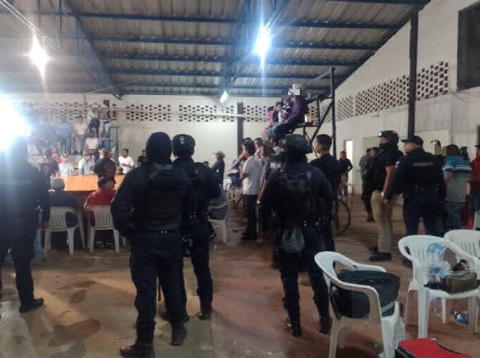 peleas de gallos en Chilchota y Jungapeo son detenidas en operativo