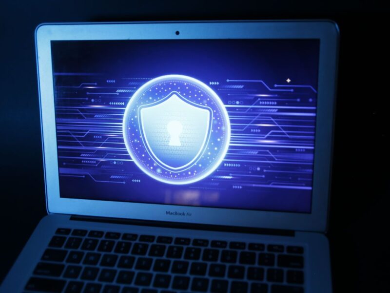 presentan los pilares en ciberseguridad empresarial para este 2024