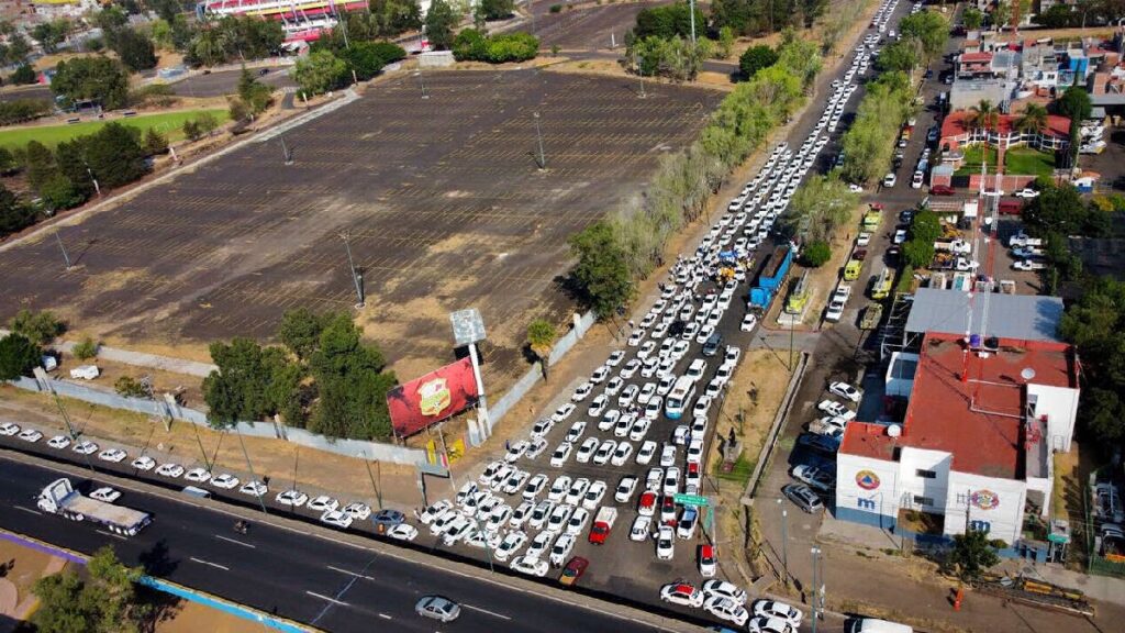 respaldo de taxistas a Alfonso Martínez - carabana