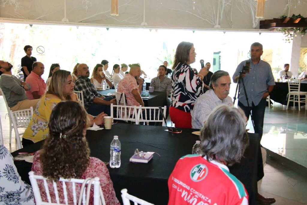 Sociedad Civil sostiene encuentro con Daniela de los Santos