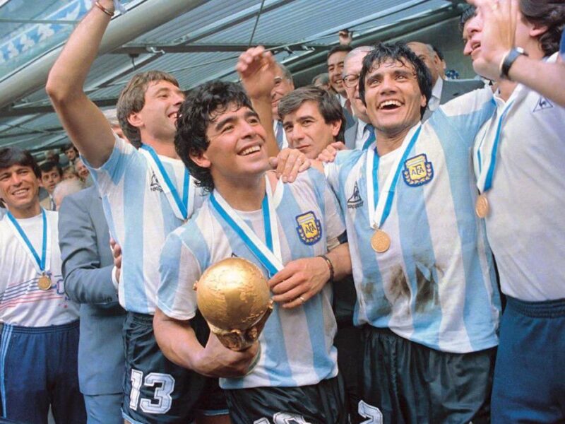 Subasta del balón de oro de Maradona