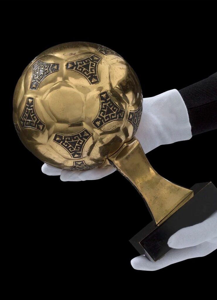 Subasta del balón de oro de Maradona - la pieza