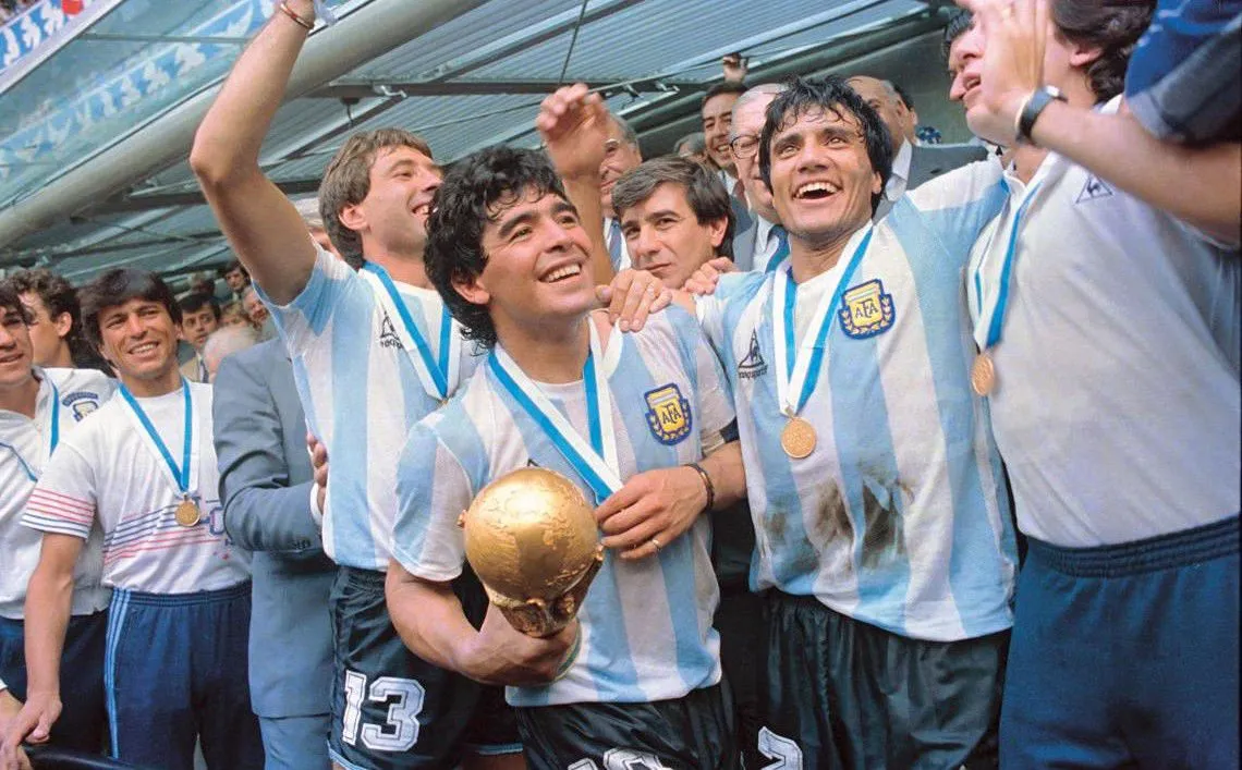 Subasta del balón de oro de Maradona