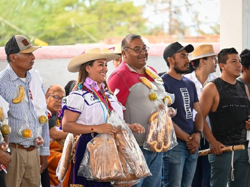 Tarejero le da respaldo a Mónica Valdez