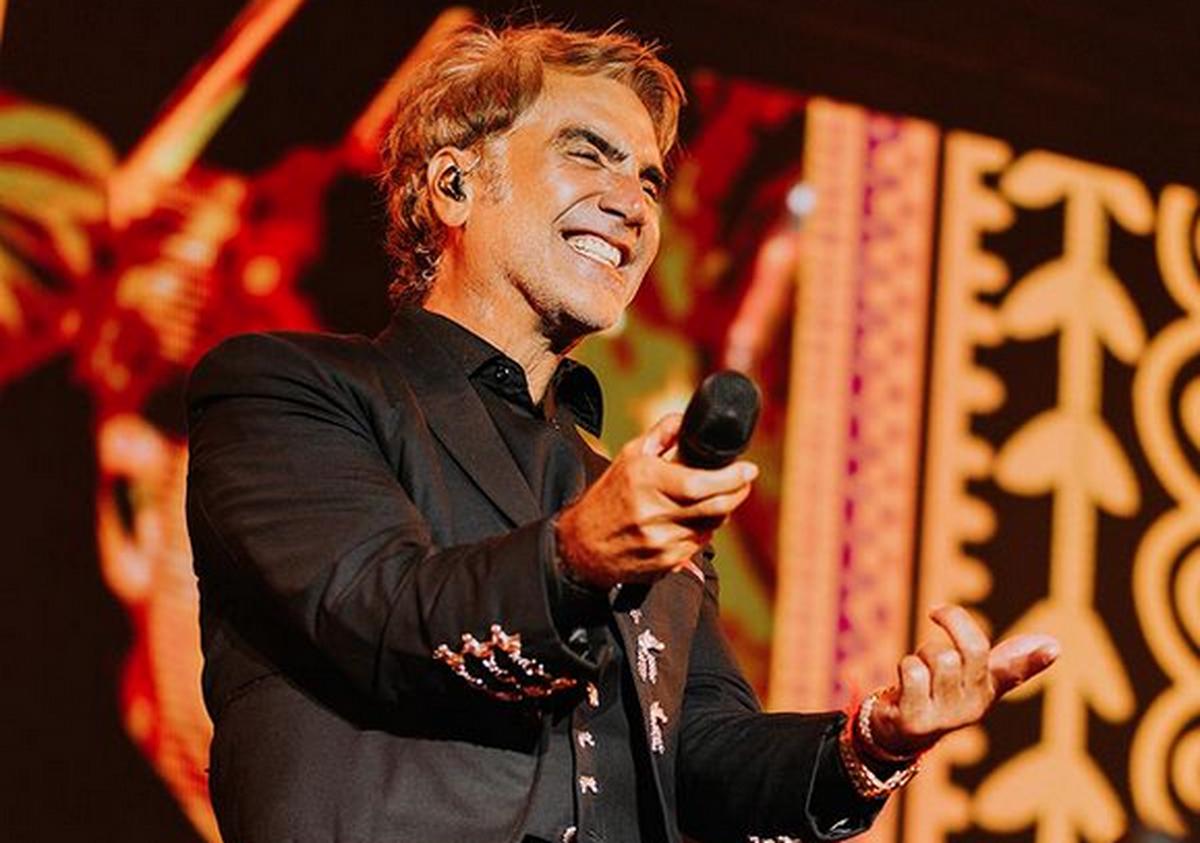 Alejandro Fernández responde a críticas por su pantalón ajustado