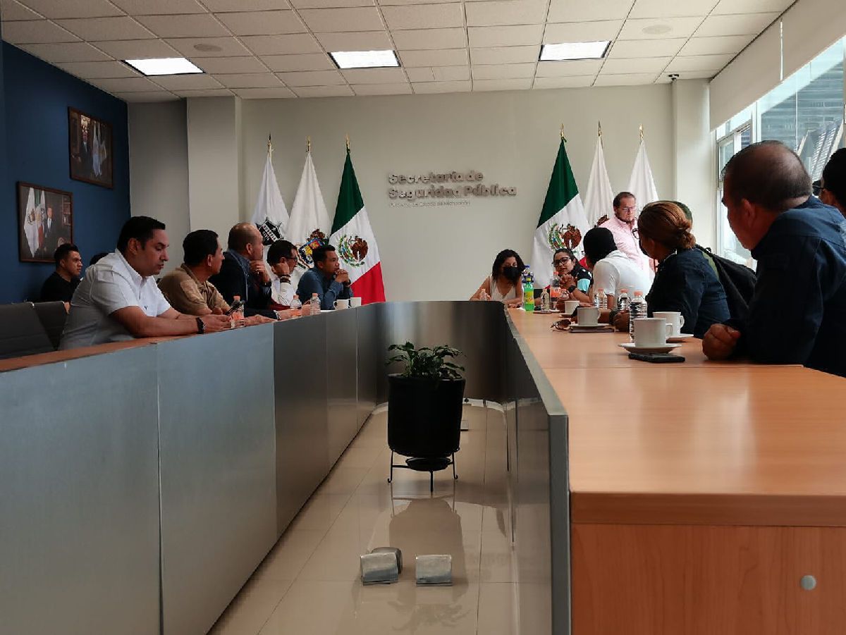 autoridades alcanzan acuerdos salariales con policías tras protestas