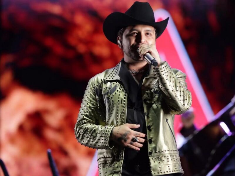 Chrisian Nodal tiene éxito en show en Ecuador pese a falsa bomba