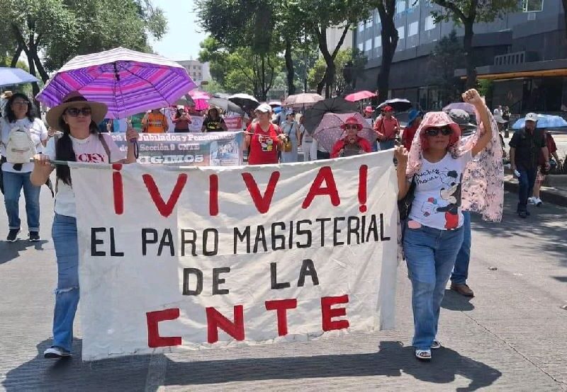 CNTE alcanza acuerdos tras reunión con AMLO