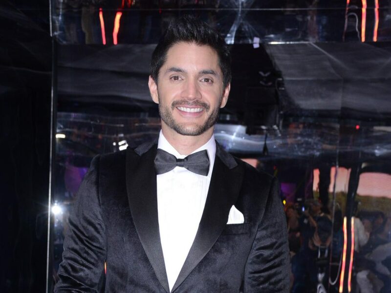 Daniel Elbittar desmiente rumores con Claudia Martín