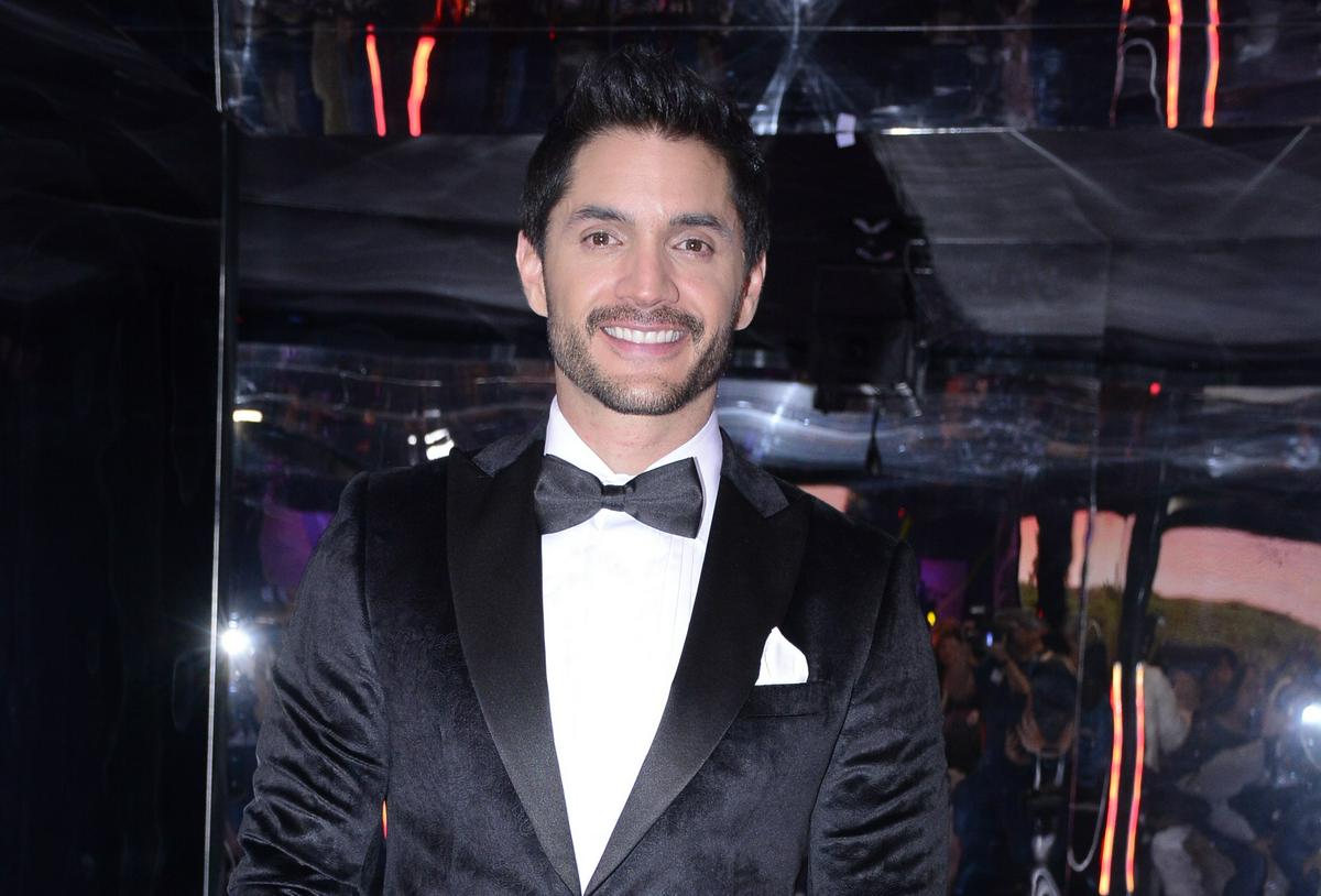 Daniel Elbittar desmiente rumores con Claudia Martín