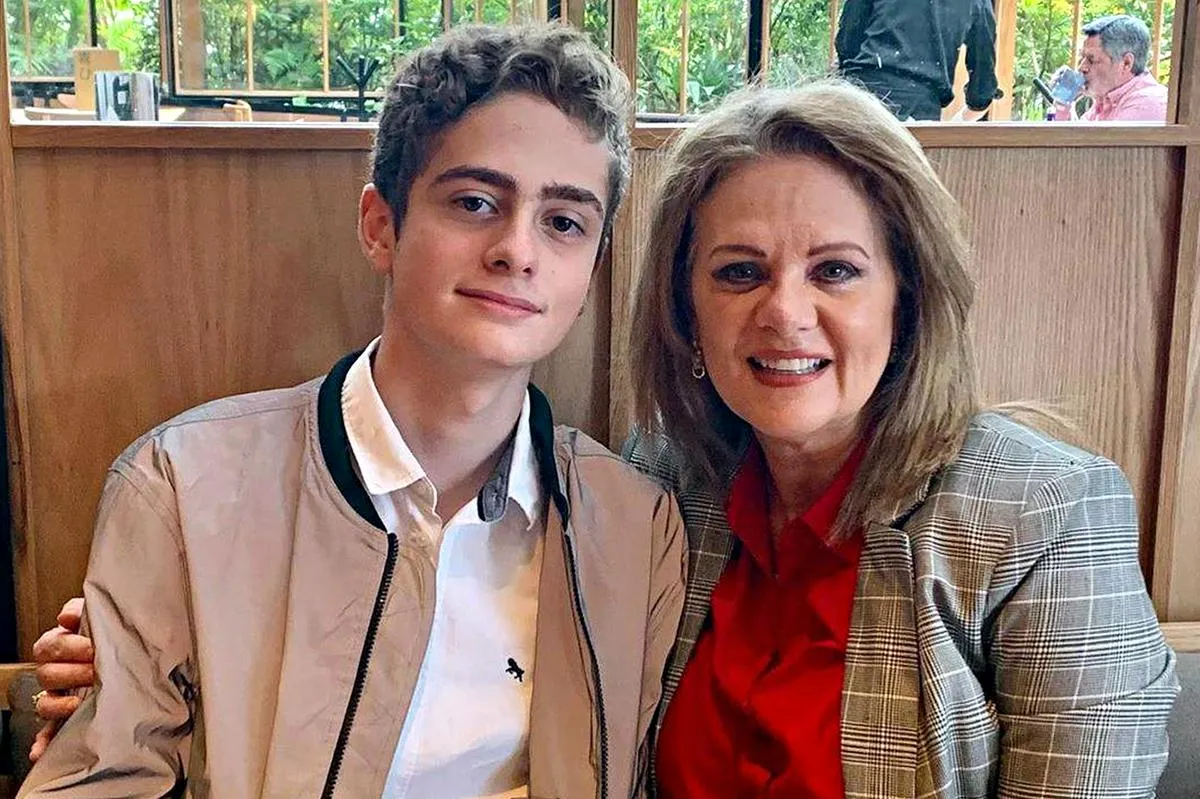 Erika Buenfil apoya a su hijo para conocer a su abuelo Ernesto Zedillo