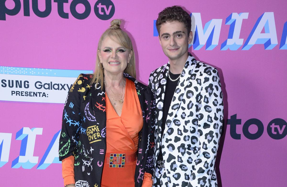Erika Buenfil apoya a su hijo y su salida de la actuación