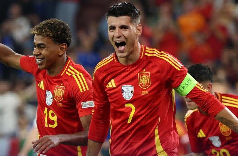 España llega a octavos de final tras vencer a Italia