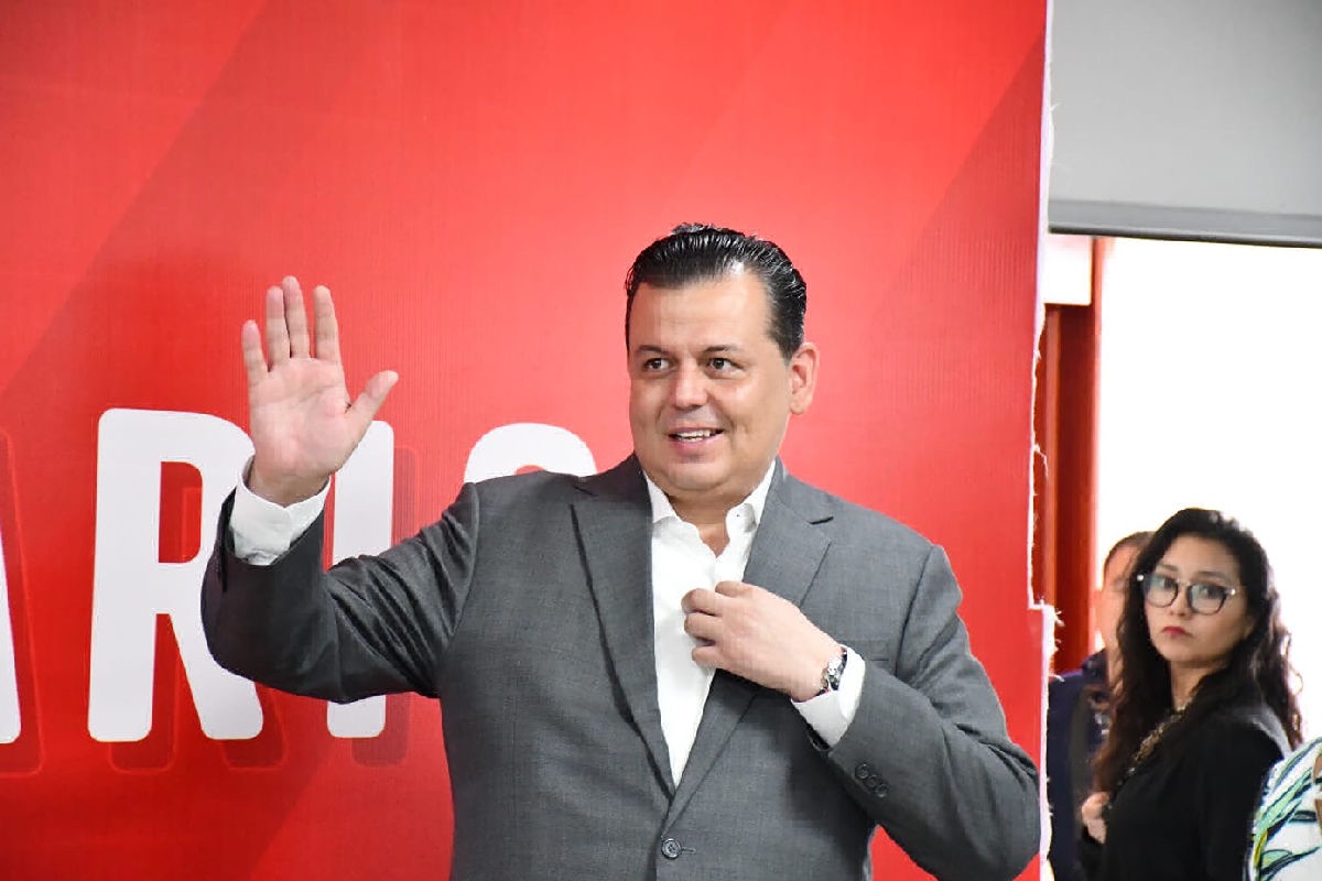 Guillermo Valencia se apunta a la gubernatura para 2027