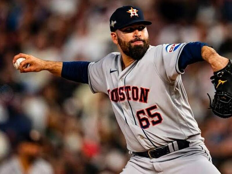 José Urquídy baja por lesión en MLB