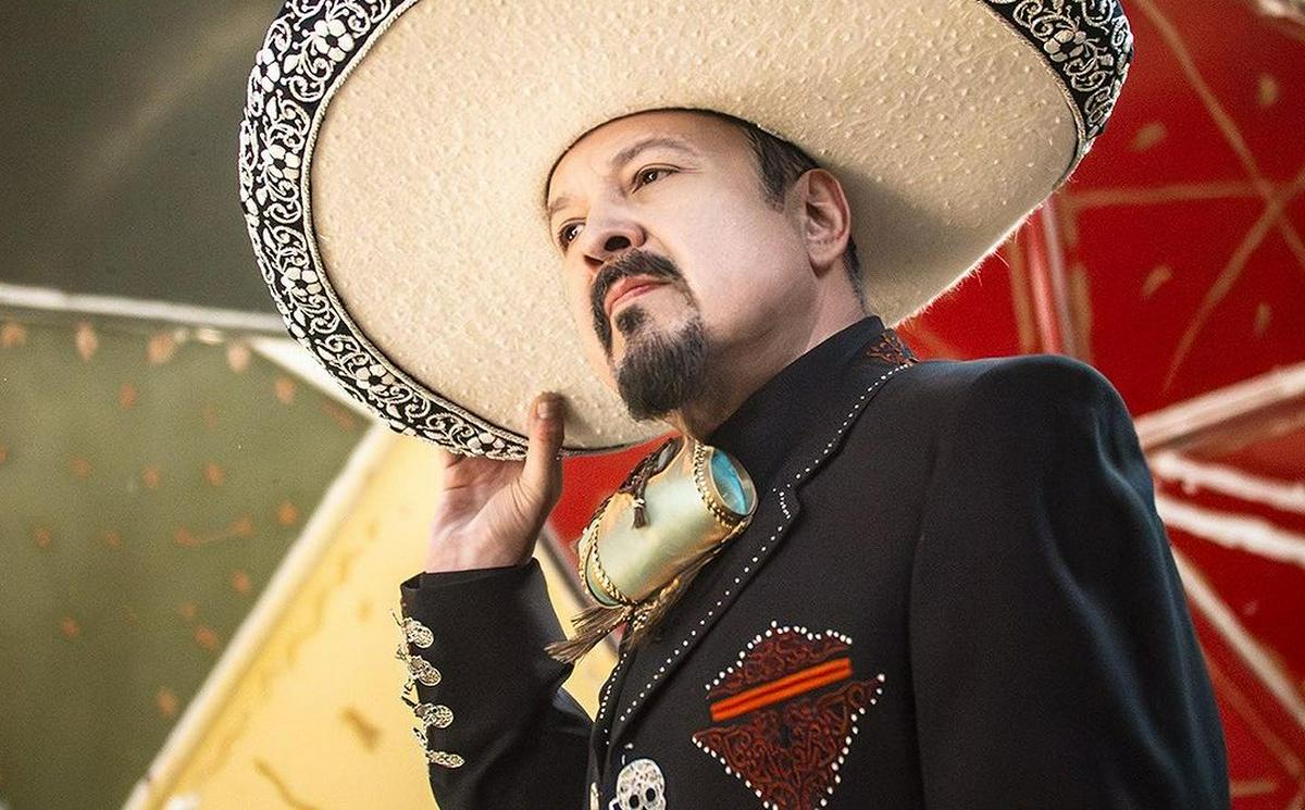 Pepe Aguilar engaña en Live a fans