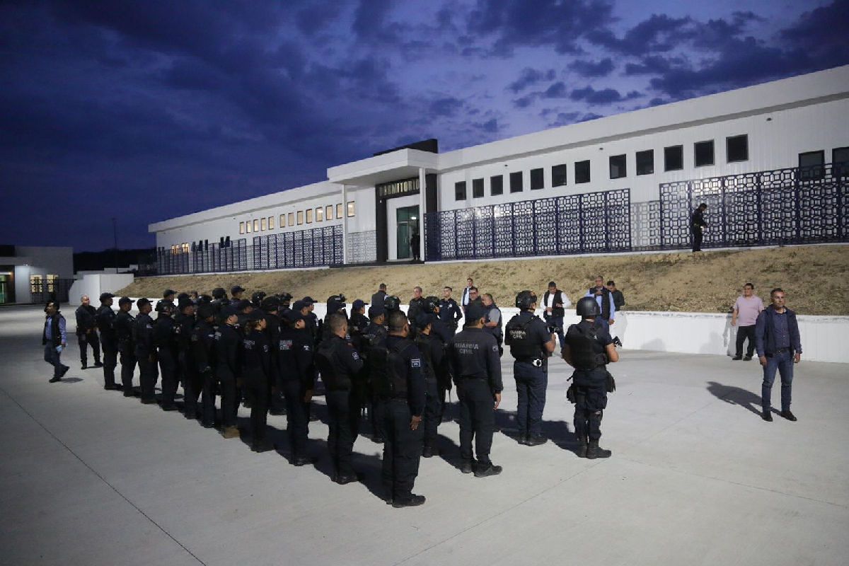 revisan cuarteles regionales para dignificación de Guardia Civil