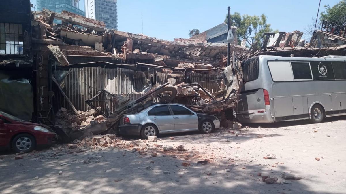 sufre derrumbe El Patio emblemático escenario de Juan Gabriel