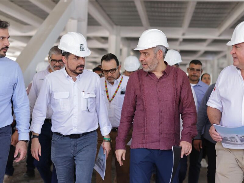 supervisan hospital comunitario de Maruata