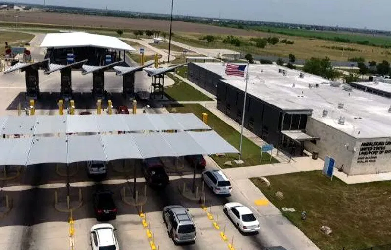 En puente fronterizo Anzalduas, descubren camioneta con 8 kg de cocaína