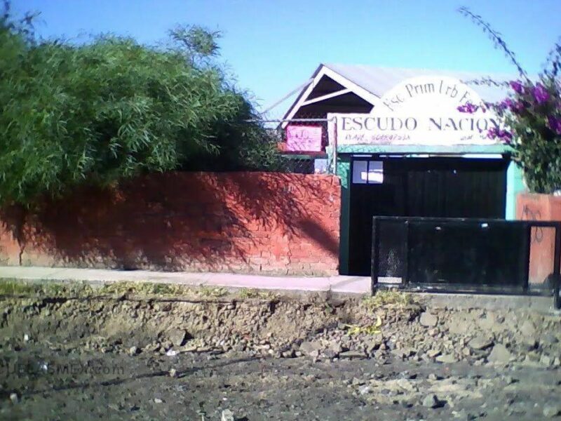 alumnos y docentes sufren asalto a mano armada en escuela de Morelia