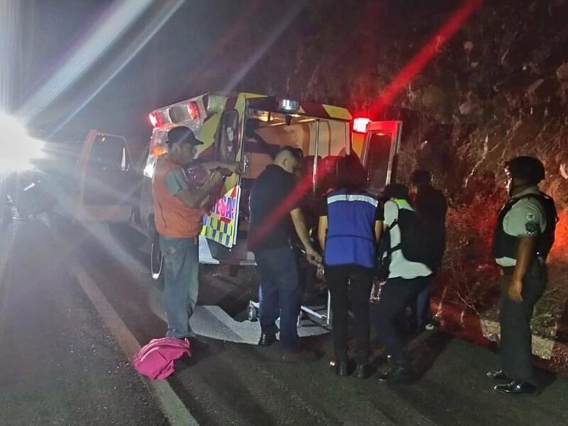 choque camiones en la autopista Siglo XXI