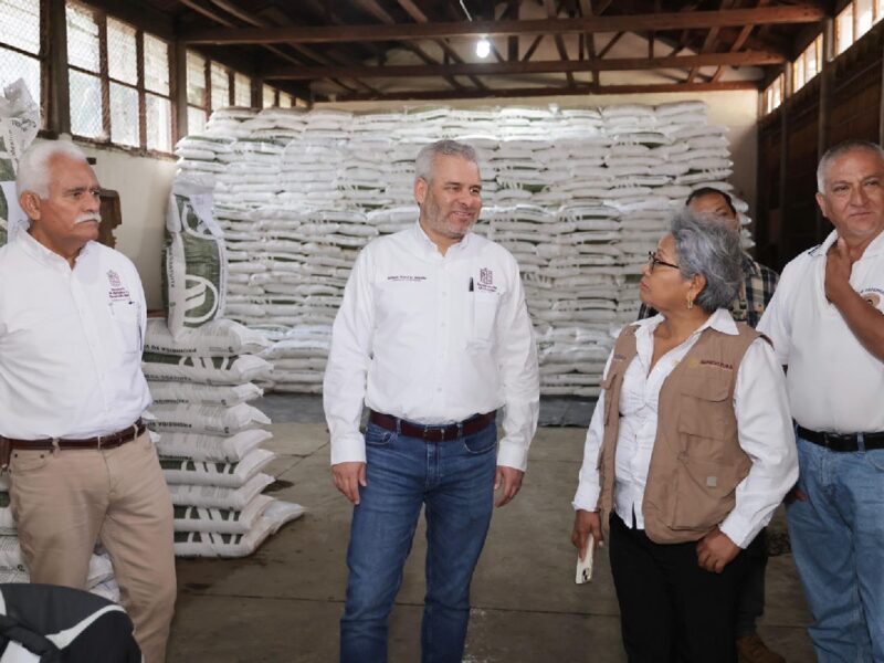 Concluye con éxito en Michoacán, entrega de fertilizantes gratuitos a agricultores.